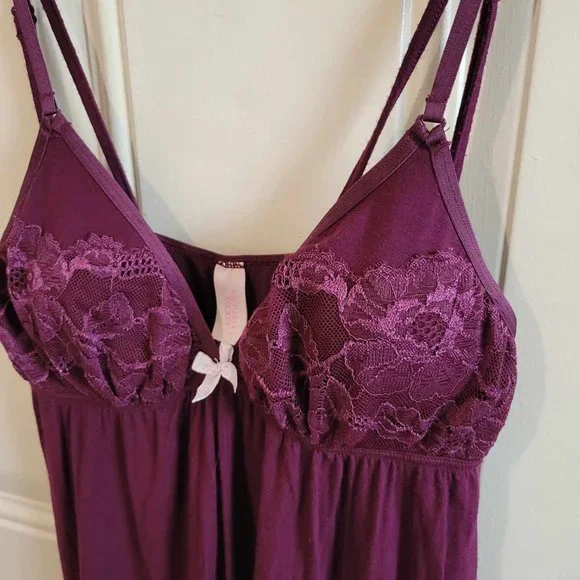 VS Purple Night Gown - Picture 3 of 4
